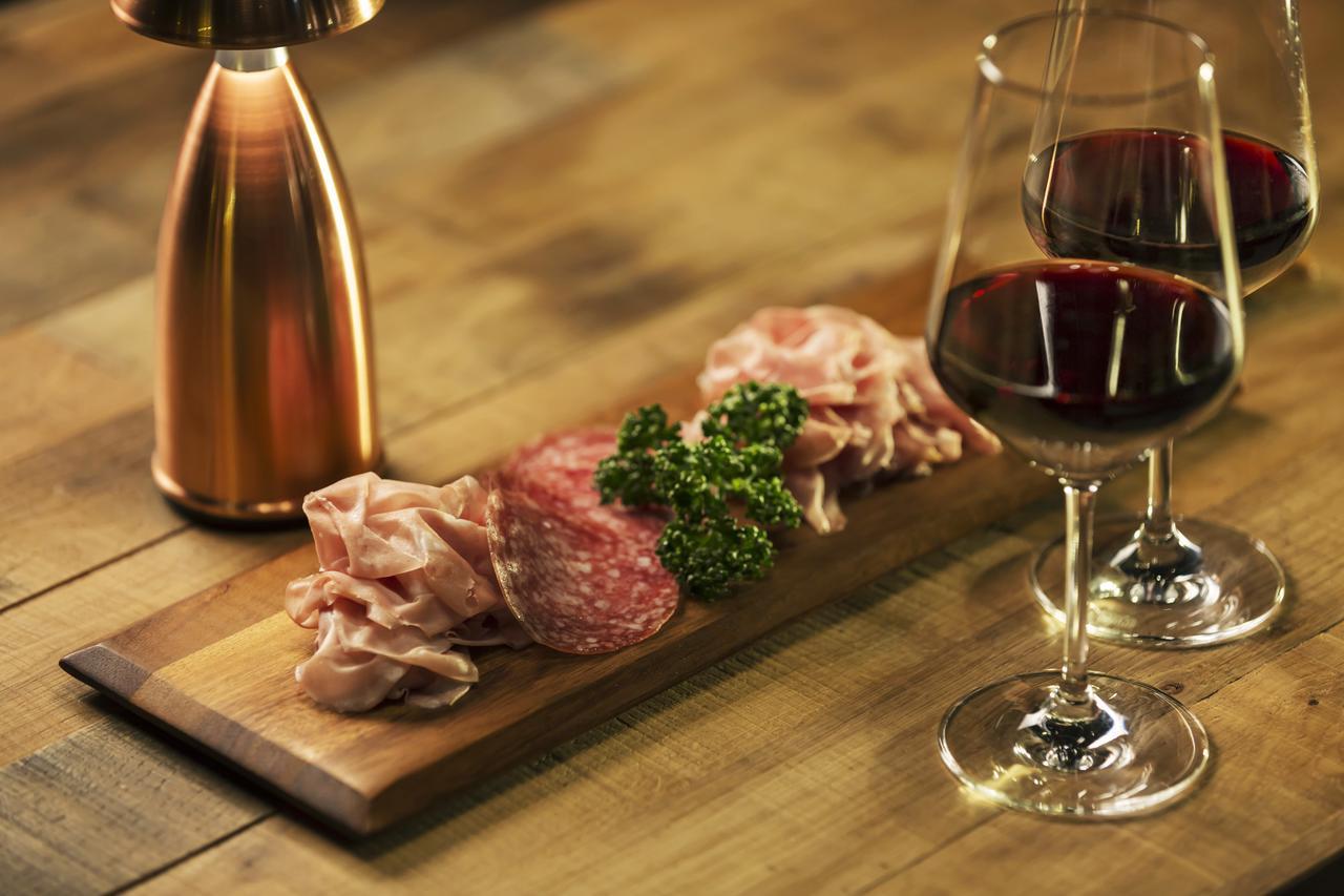 Omo7 Asahikawa By Hoshino Resorts ภายนอก รูปภาพ Salami and wine