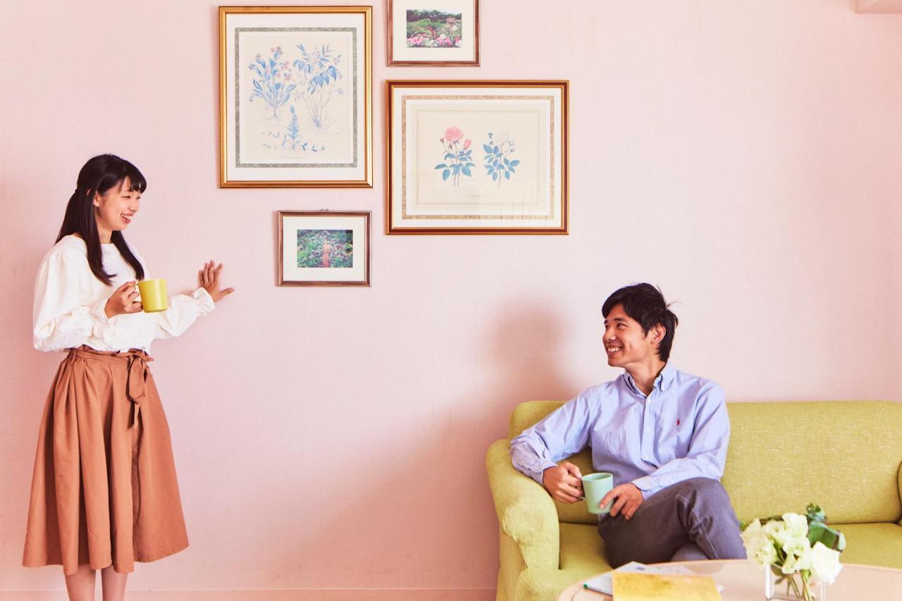 Omo7 Asahikawa By Hoshino Resorts ภายนอก รูปภาพ A couple in a living room